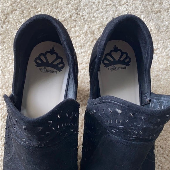 Fergalicious black suede bootie size 9.5 - Picture 2 of 7